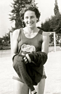 Dana Zátopková v letech 1953  závodila za ÚDA Praha 