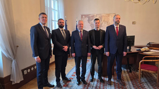 Ministr Jaromír Zůna se zúčastnil výboru pro obranu