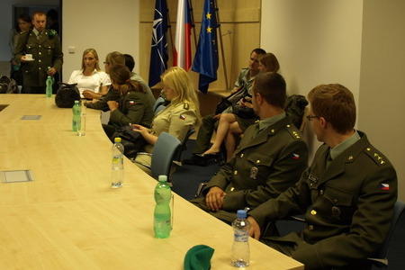 Setkání s absolventy Fakulty vojenského zdravotnictví Univerzity obrany