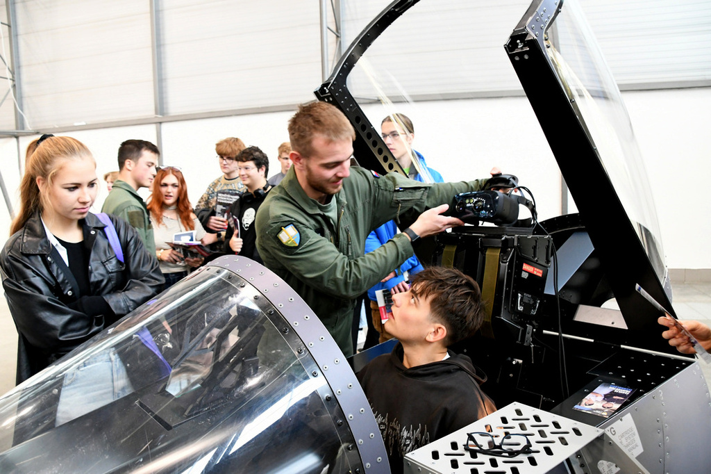 Univerzita obrany se představuje na veletrhu Gaudeamus