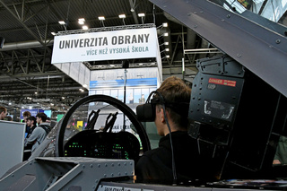 Univerzita obrany se představuje na veletrhu Gaudeamus