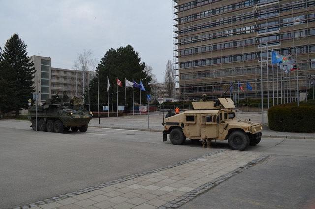 Američané připravují v kasárnách Dědice svou  techniku pro ukázku veřejnosti