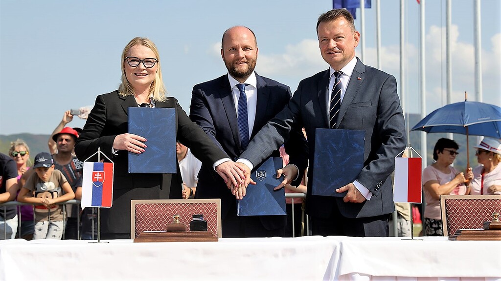 Ministři obrany ČR, SR a Polska podepsali Deklaraci o ochraně vzdušného prostoru Slovenska