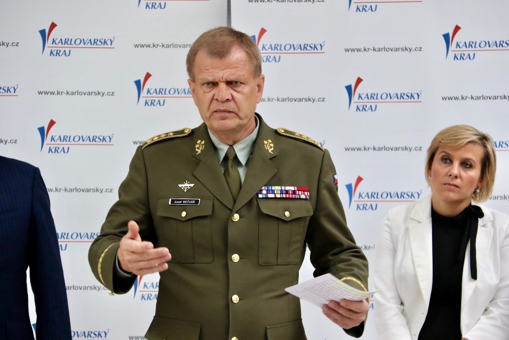 Armádní generál Josef Bečvář při proslovu