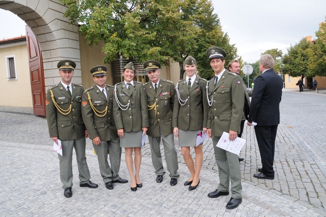 Armádní olympionici - Štěpánek, Volf, Dianová, ředitek  Priščák, Grolichová a Polívka