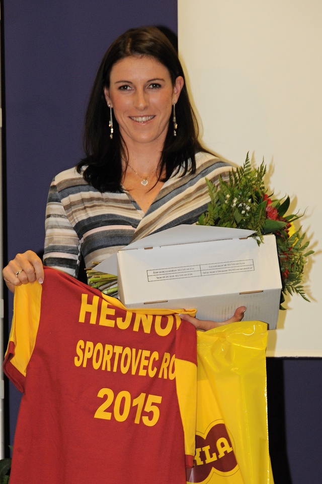 Armádním sportovcem roku 2015 se stala atletka Zuzana Hejnová.