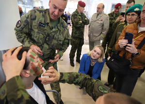 Army den v pražském obchodním centru Atrium Flora