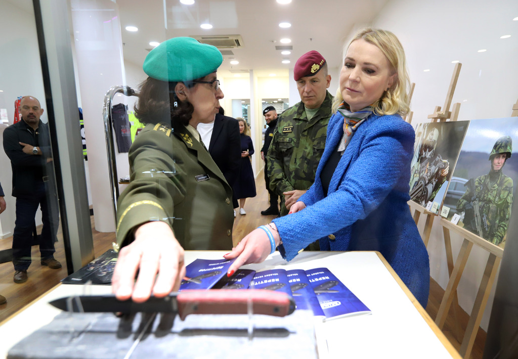 Army den v pražském obchodním centru Atrium Flora