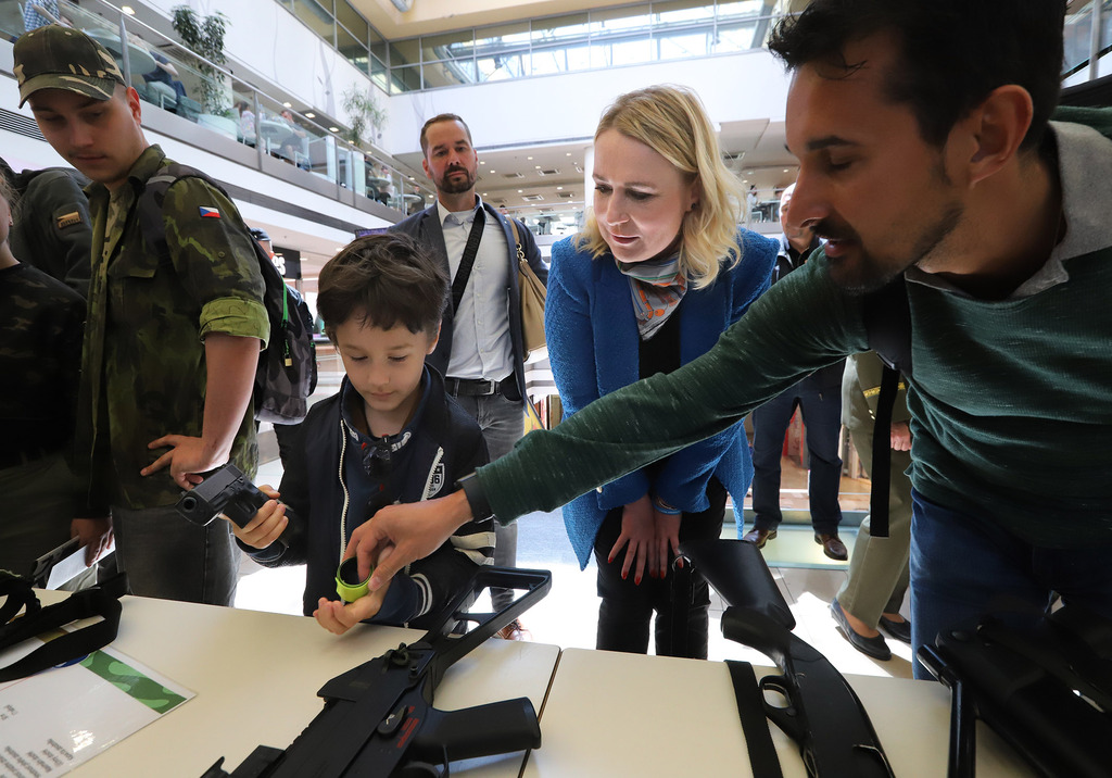 Army den v pražském obchodním centru Atrium Flora