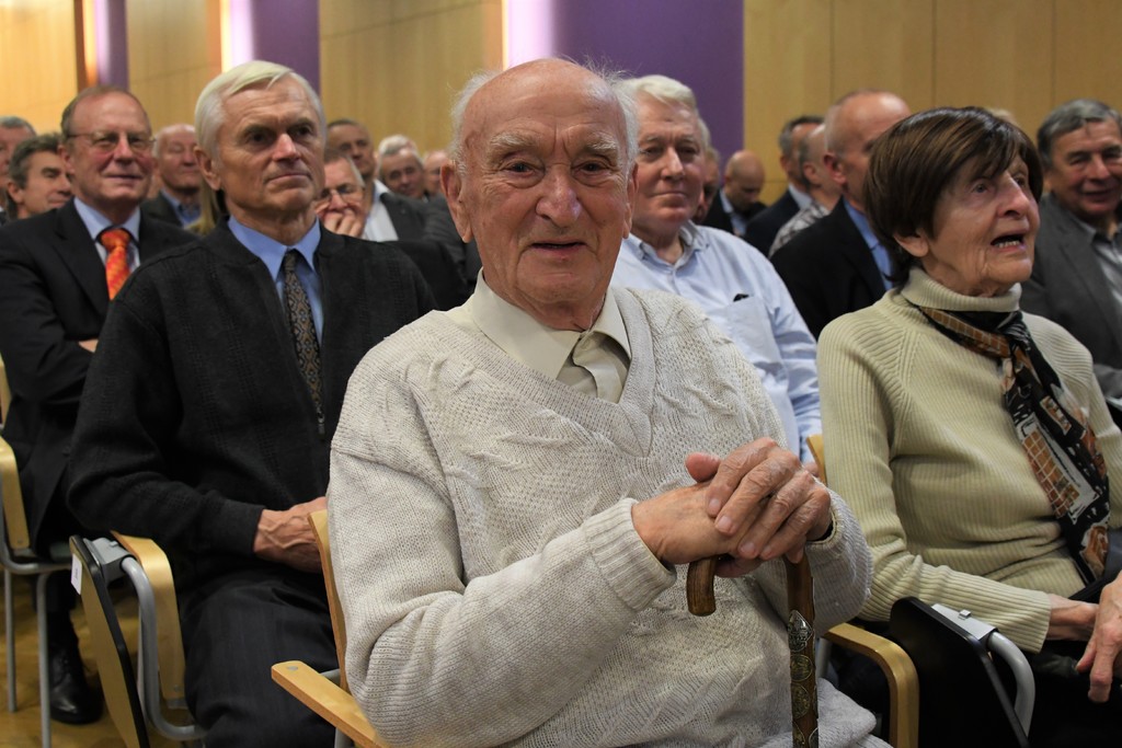 Autor znaku ATK a spoluautor ÚDA i Dukla bývalý pozemní hokejista Antonín Mareček
