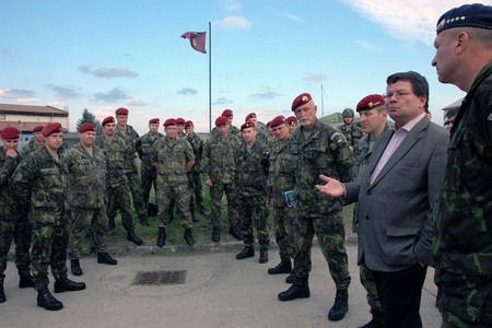 Alexandr Vondra je rok ve funkci 