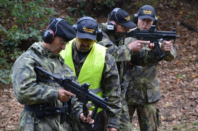Příslušníci Roty aktivních záloh Vojenské policie pokračují ve výcviku 4