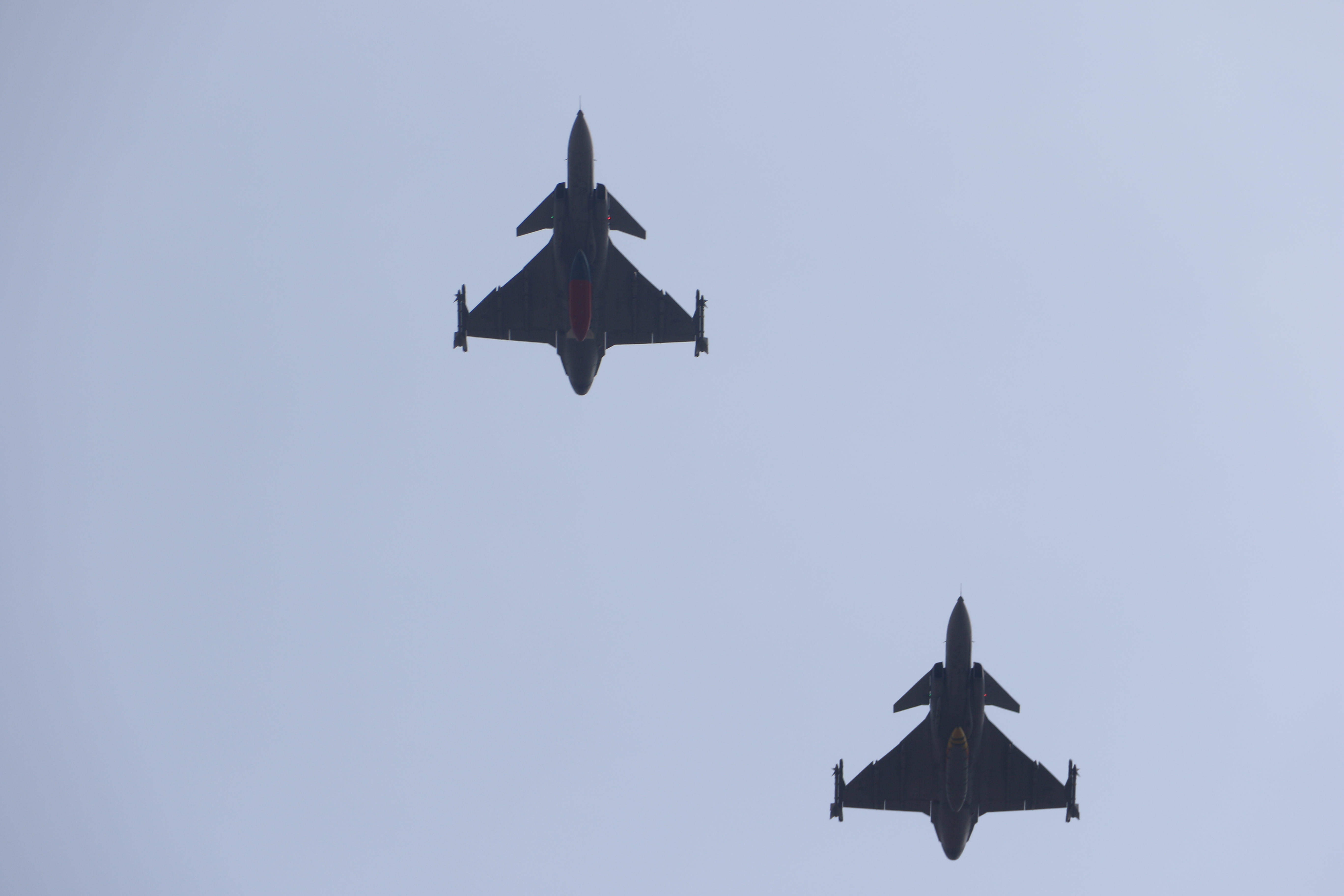 Památku letců RAF uctil i přelet gripenů
