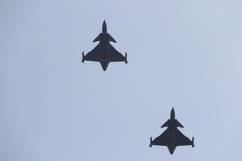 Památku letců RAF uctil i přelet gripenů