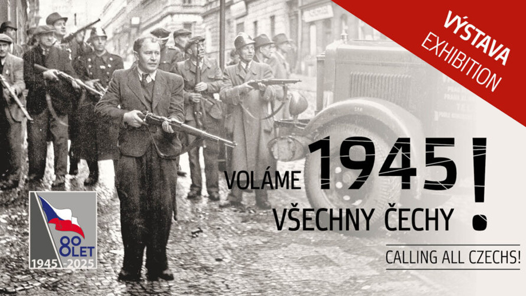 V Armádním muzeu Žižkov vyrostla barikáda. Je součástí výstavy „1945 Voláme všechny Čechy!“