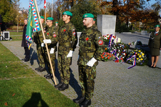 Na Den válečných veteránů obdrželi zlínští záložníci bojový prapor