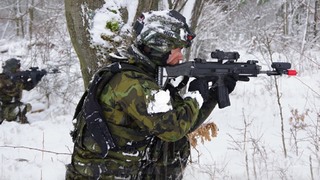 Ilustrační obrázek ke článkuNové simulátory vyzkoušeli vojáci ze Žatce při výcviku v terénu i v posádce