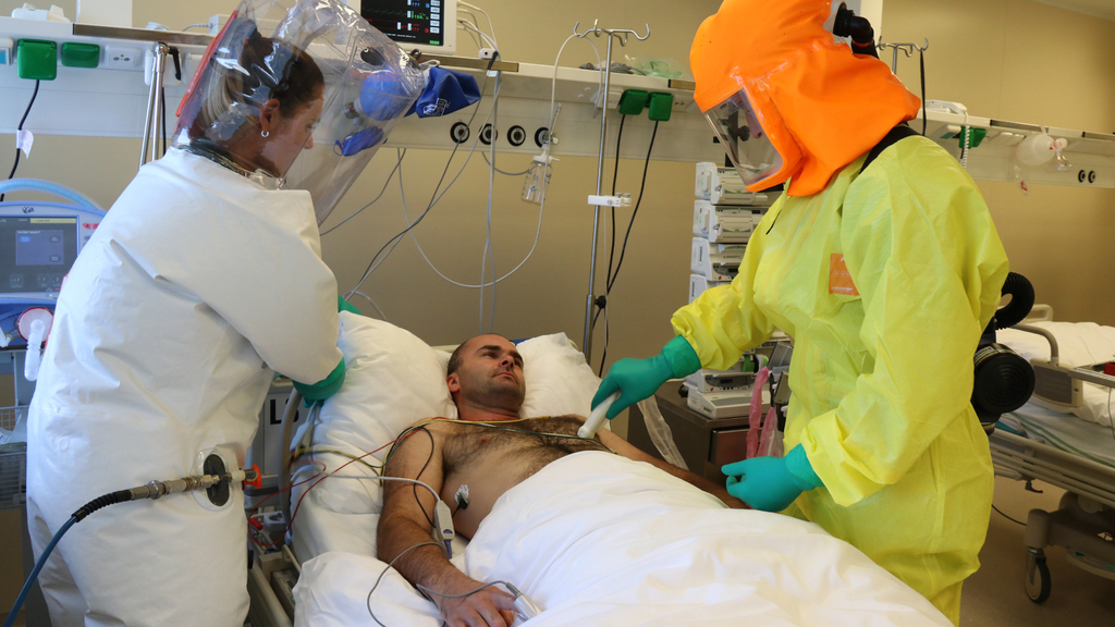 Na nebezpečné nákazy jsou zdravotníci z Těchonína zvyklí, teď zkušenosti předávají civilním lékařům