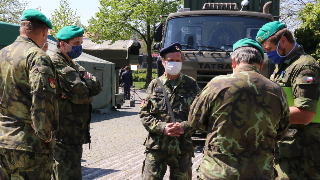 Ženisté z Bechyně vybudovali tři odběrná místa v Praze