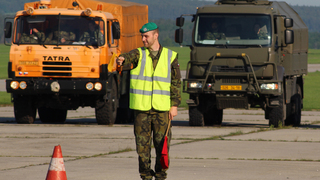 Ilustrační obrázek ke článkuNejméně jednou za půl roku řidiči od ženistů absolvují výcvik v řízení vozidel