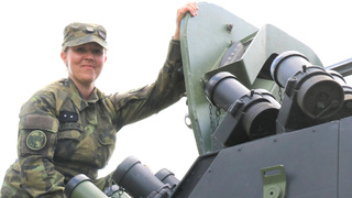 Ilustrační obrázek ke článkuPoklidnou práci v bance vyměnila za volant Panduru 