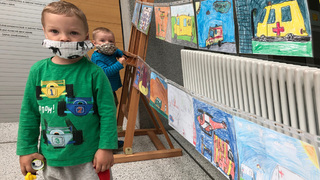 V pražské ÚVN jsou k vidění obrázky dětí, kterými vojákům děkují za koronavirové nasazení