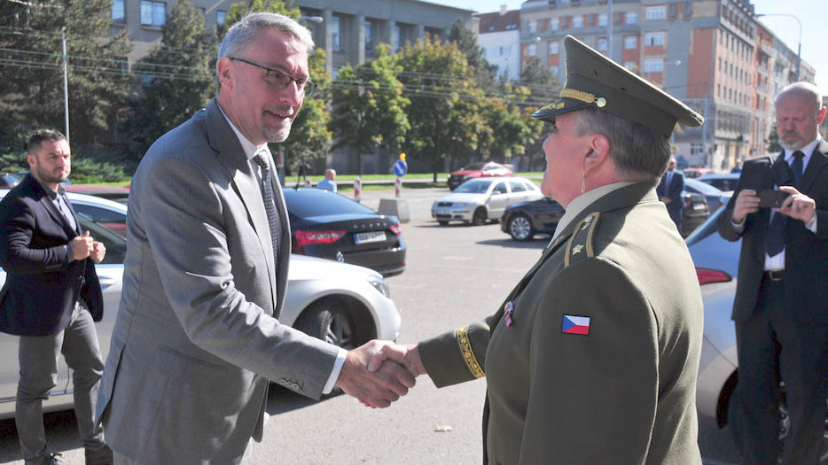 Ministr Metnar ocenil unikátní postavení Univerzity obrany