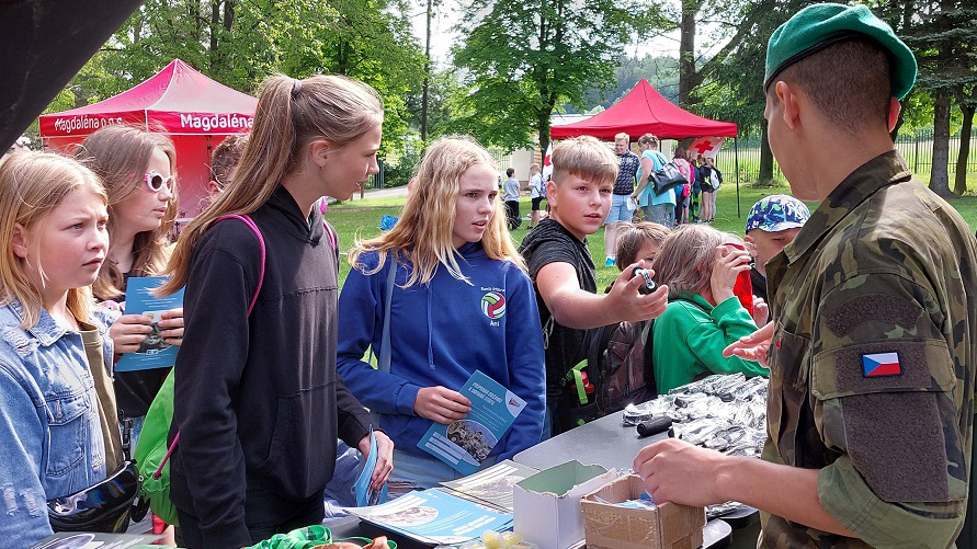 Na Bezpečné Příbrami se předvedl POKOS i vojenská technika z mise