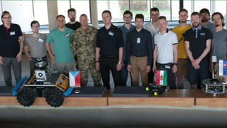 V rámci obranné spolupráce V4 se v Maďarsku představil i autonomní robot ČVUT