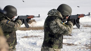 Ukrajinské vojáky na Libavé navštívila ministryně obrany Jana Černochová