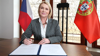 Ilustrační obrázek ke článkuK české muniční iniciativě se připojilo Portugalsko, ministryně podepsaly memorandum