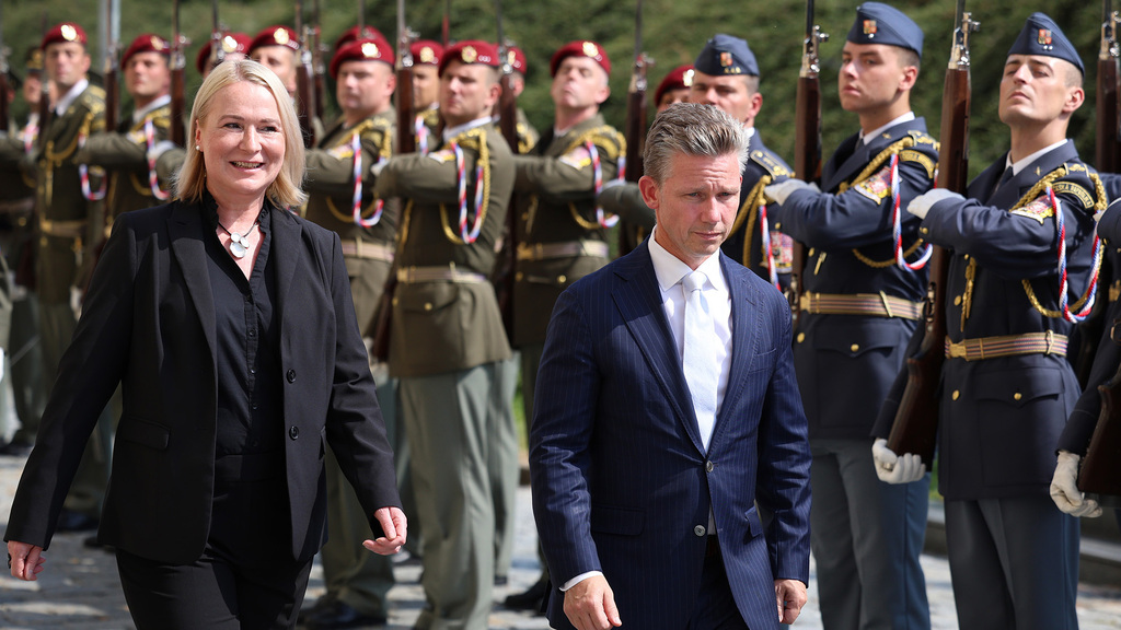 Ministryně obrany Jana Černochová jednala se švédským ministrem obrany