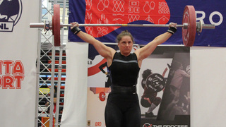 Vzpěračka v maskáčích má stříbro z mistrovství světa