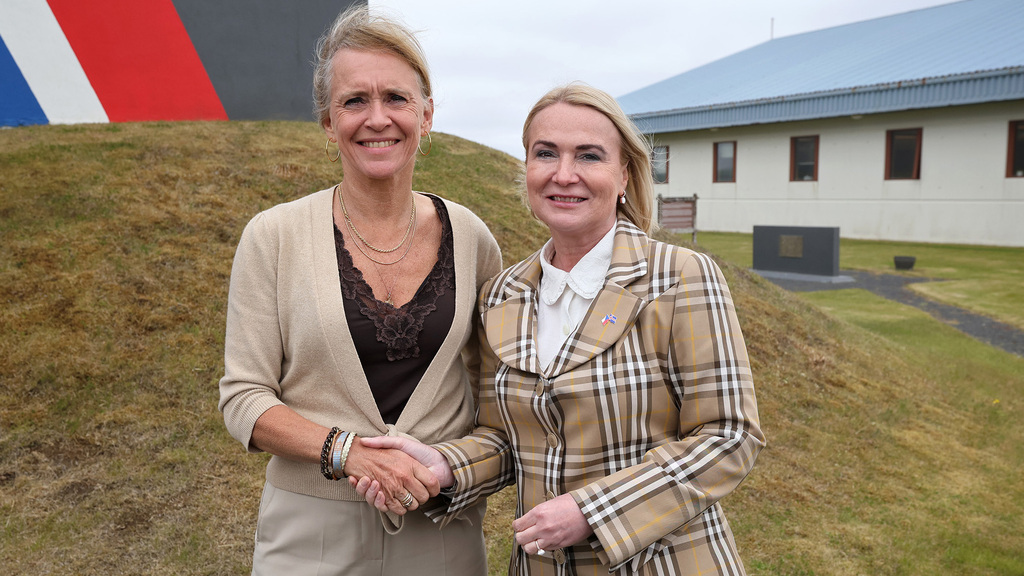 Ministryně obrany navštívila české vojáky na Islandu a jednala s tamní ministryní zahraničí