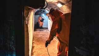 Ilustrační obrázek ke článkuNeviditelná hrozba v labyrintu: Chemici si vyzkoušeli průzkum v krytu civilní obrany