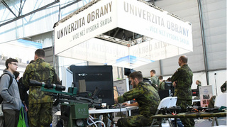 Univerzita obrany se představuje na veletrhu Gaudeamus