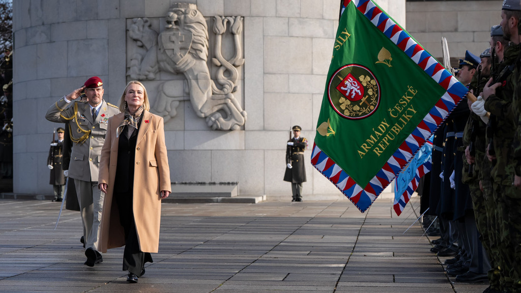 ČR dnes slaví Den válečných veteránů, vojáci slavnostně nastoupili na Vítkově