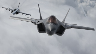Američtí instruktoři v Pardubicích: příprava českých pilotů na letouny F-35 pokračuje