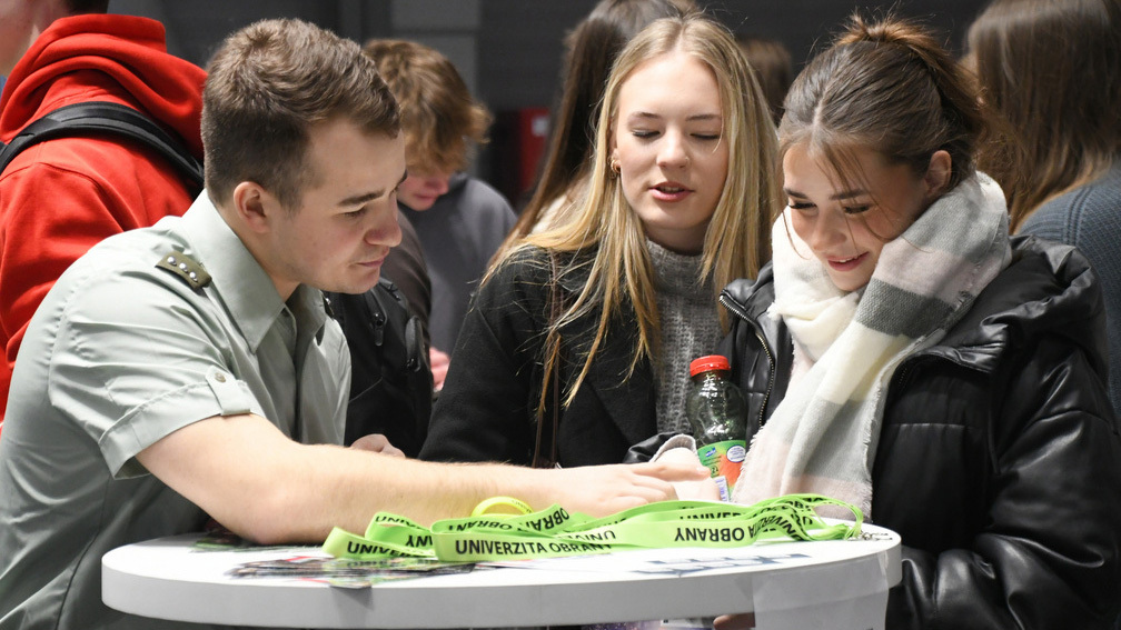 Univerzita obrany znovu stříbrná na veletrhu Gaudeamus Praha 2026