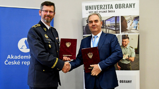 Ilustrační obrázek ke článkuUniverzita obrany podepsala s Akademií věd ČR smlouvu o spolupráci