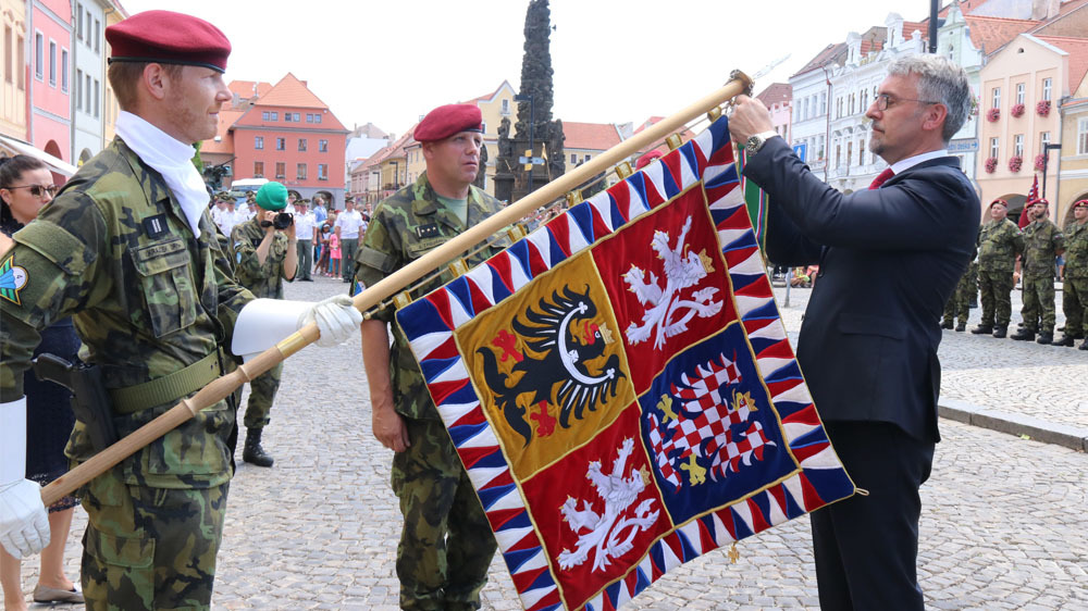 Pětadvacet let pevná součást Armády České republiky - to je 4. brigáda rychlého nasazení