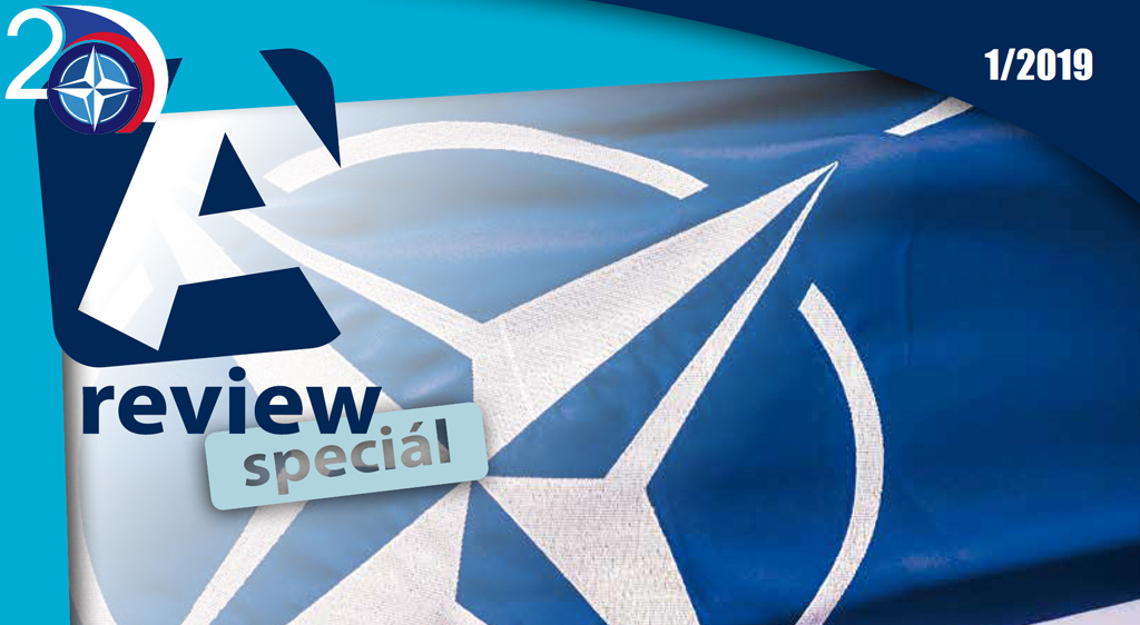 Nové číslo A review se věnuje dvacátému výročí vstupu České republiky do NATO