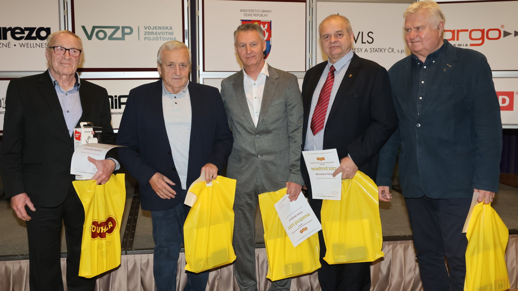 Slavná jména, vzpomínky a hrdost. Dům armády hostil tradiční setkání jubilantů Dukly