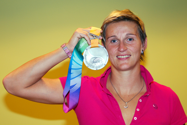 Barbora Špotáková se stříbrnou medailí z Tegu