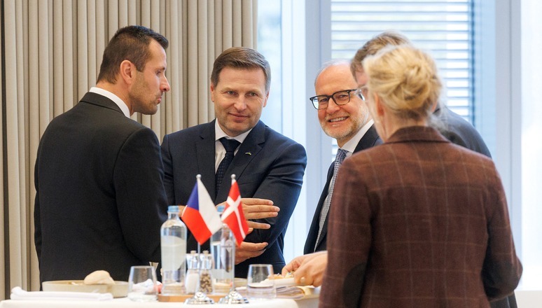 Ministři obrany NATO se zaměřili na odstrašení, proti-dronové iniciativy, investice do obrany a podporu Ukrajině
