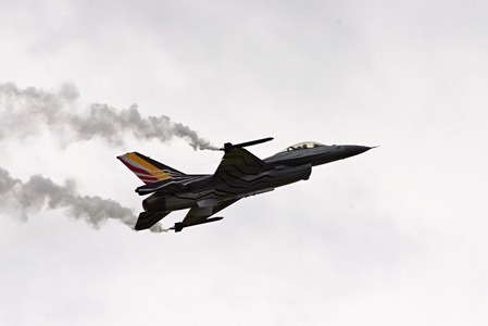 Belgický demo tým se strojem F-16 