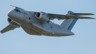Ilustrační obrázek ke článkuNový letoun, nové schopnosti: Výcvik českých posádek a techniků na transportní letoun Embraer C-390 Millennium