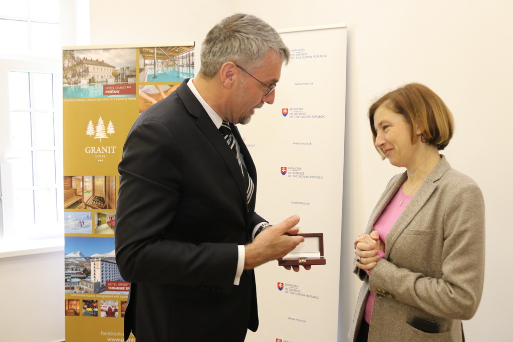 Bilaterální jednání ministrů obrany ČR a Francie
