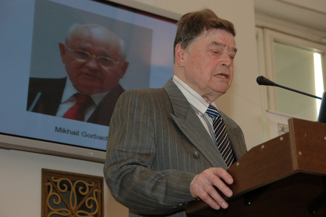 Boris Pankin, v letech 1990-1991 velvyslancem v Československu, poté ministrem zahraničí v Gorbačovově kabinetu