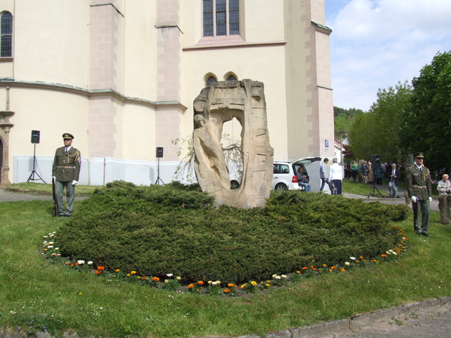 Brána ke svobodě - pomník